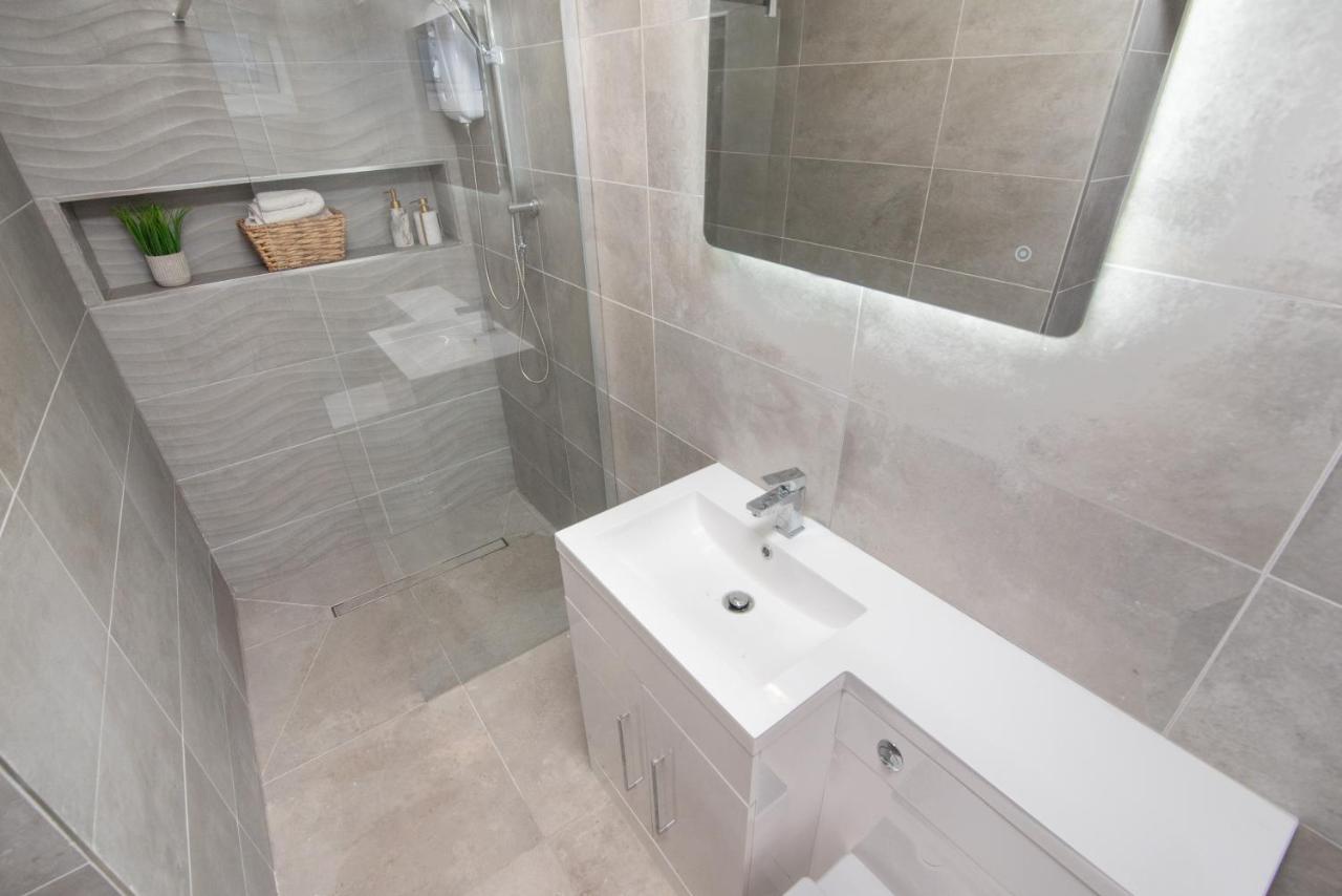 Cardiff Luxe Living Apartments Bagian luar foto